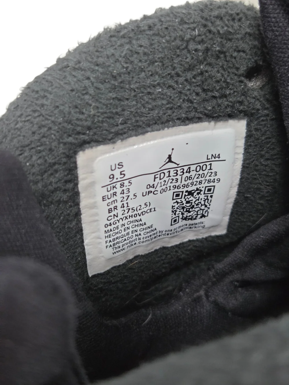 Air Jordan 8 Retro Men’s Sneakers - Black/Gray